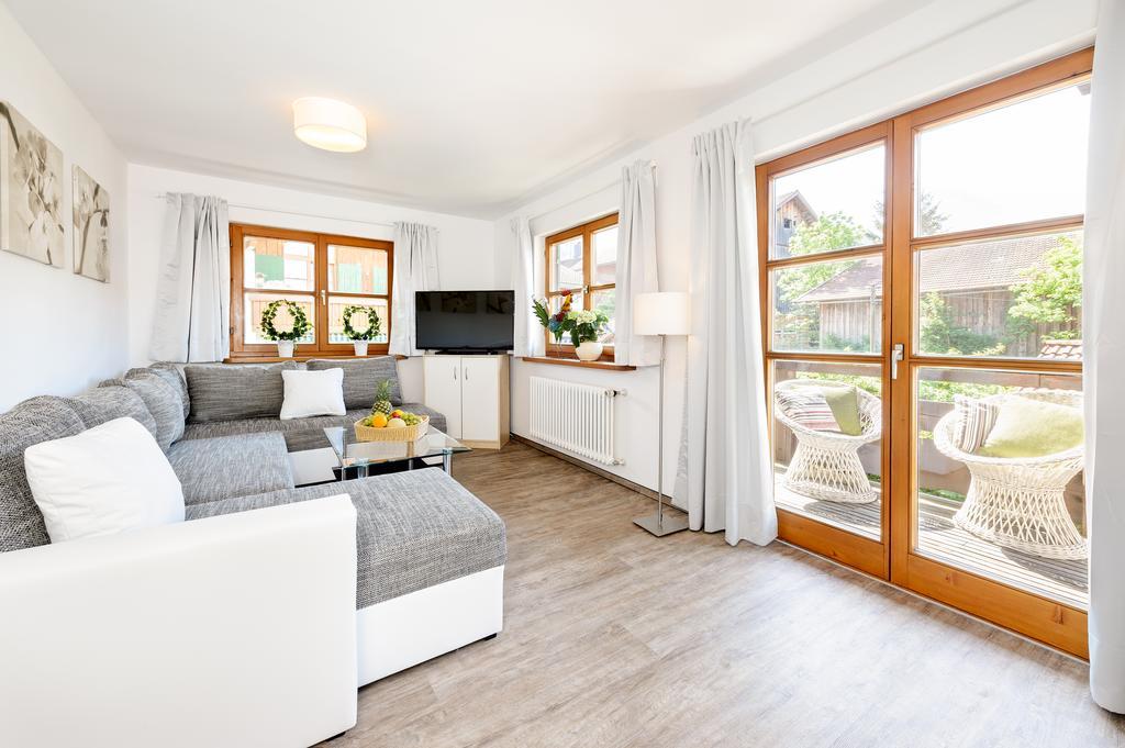 "Ferienwohnung Ess" - Annehmlichkeiten Von 4-Sterne Familien-Und Wellnesshotel Viktoria Koennen Mitbenutzt Werden Oberstdorf Exterior photo