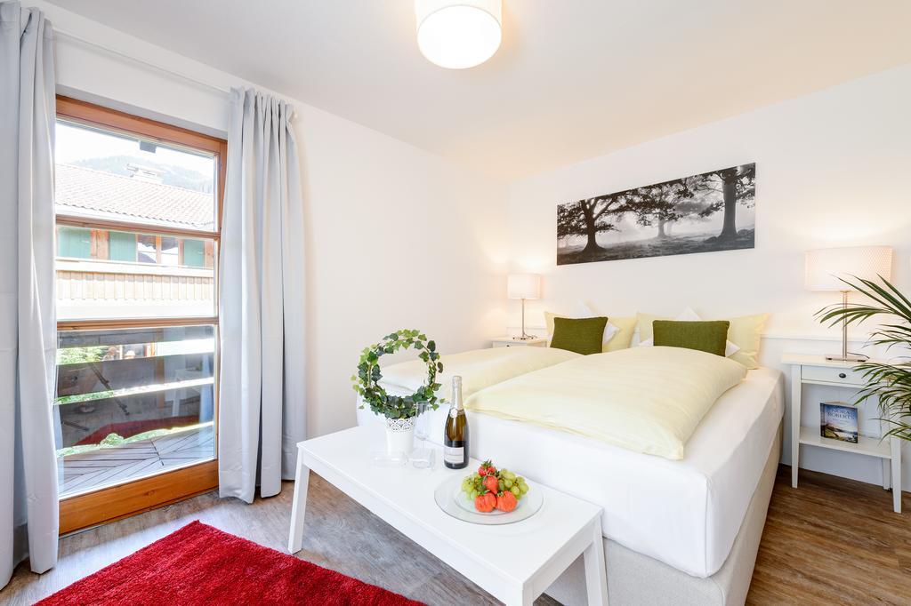 "Ferienwohnung Ess" - Annehmlichkeiten Von 4-Sterne Familien-Und Wellnesshotel Viktoria Koennen Mitbenutzt Werden Oberstdorf Exterior photo